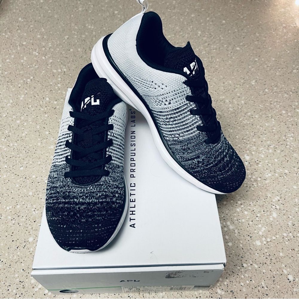 New In Box Women’s APL Athletic Propulsion Labs TechLoom Pro Size 7.5 HtrGret/Bk